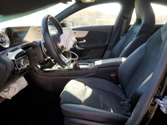 2024 Mercedes-Benz CLA 250 z VIN W1K5J4HB3RN457164, wystawiony jako Copart lot #52184165 z przebiegiem 23 405 mil mil oraz Szkoda całkowita • Salvage title. Historia ofert i sprzedaży dostępna na DreamBid. Obrazek 7.