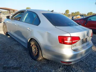 2015 Volkswagen Jetta Sedan 2.0L S w/Technology with VIN 3VW2K7AJXFM274585, listed as a IAAI auction lot 41482902 with 1 mi miles. Bid and sale history available at carsss.com. Image 3.
