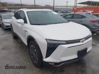 2024 Chevrolet Blazer EV eAWD LT z VIN 3GNKDBRJ0RS218750, wystawiony jako IAAI lot #41735858 z przebiegiem 2835 mil mil oraz . Historia ofert i sprzedaży dostępna na DreamBid. Obrazek 1.