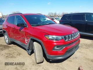 2025 Jeep Compass Latitude с VIN 3C4NJDBN7ST548795, выставлен на аукционе IAAI как лот 41891359 с пробегом 4 569 миль миль и . История ставок и продаж доступна на DreamBid. Изображение 1.