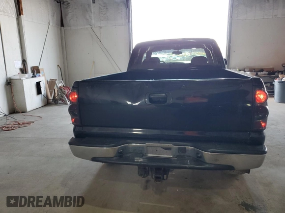 2005 Chevrolet Silverado 1500 Z71 z VIN 1GCEK19B75Z241454, wystawiony jako Copart lot #52154325 z przebiegiem 203 436 mil mil oraz Szkoda całkowita • Salvage title. Historia ofert i sprzedaży dostępna na DreamBid. Obrazek 6.