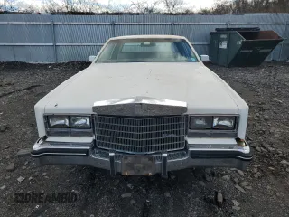 1985 Cadillac Eldorado z VIN 1G6EL578XFE673656, wystawiony jako Copart lot #86803334 z przebiegiem 94 396 mil mil oraz Tytuł czysty. Historia ofert i sprzedaży dostępna na DreamBid. Obrazek 5.