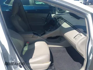 2012 Toyota Prius One z VIN JTDKN3DU6C5446511, wystawiony jako IAAI lot #42361355 z przebiegiem 166 991 mil mil oraz . Historia ofert i sprzedaży dostępna na DreamBid. Obrazek 5.