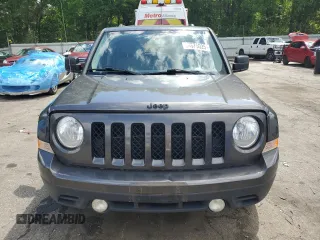 2014 Jeep Patriot Altitude z VIN 1C4NJPBA7ED894466, wystawiony jako Copart lot #54675025 z przebiegiem 110 716 mil mil oraz Szkoda całkowita • Salvage title. Historia ofert i sprzedaży dostępna na DreamBid. Obrazek 5.