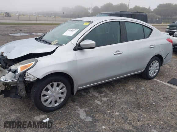 2015 Nissan Versa S Plus with VIN 3N1CN7AP0FL810844, listed as a IAAI auction lot 41386594 with 118,606 mi miles. Bid and sale history available at carsss.com. Image 2.