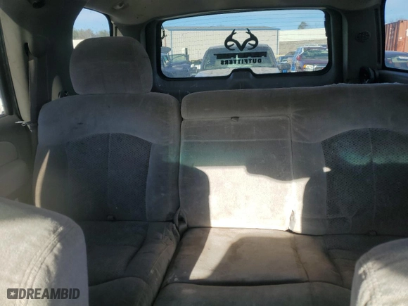 2001 Chevrolet Tahoe LT with VIN 1GNEC13T01R193506, listed as a Copart auction lot 48208405 with 300,598 mi miles and Salvage Title. Bid and sale history available at carsss.com. Image 10.