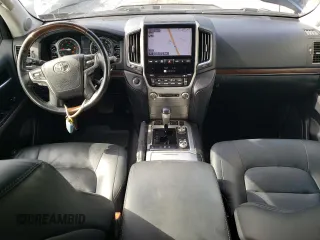 2016 Toyota Land Cruiser z VIN JTMCY7AJ0G4047120, wystawiony jako Copart lot #67792753 z przebiegiem 65 872 mil mil oraz . Historia ofert i sprzedaży dostępna na DreamBid. Obrazek 8.