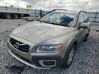 2011 Volvo XC70 3.2L with VIN YV4952BZ6B1101876, listed as a Copart auction lot 72785774 with 105,837 mi miles and Salvage Title. Bid and sale history available at DreamBid. Image 1.