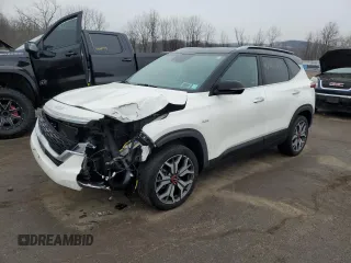 2022 Kia Seltos SX with VIN KNDETCA23N7299979, listed as a Copart auction lot 42940095 with 27,315 mi miles and Salvage title. Bid and sale history available at DreamBid. Image 1.
