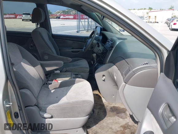 2008 Toyota Sienna CE with VIN 5TDZK23C18S145690, listed as a IAAI auction lot 42004861 with 201,497 mi miles. Bid and sale history available at carsss.com. Image 5.