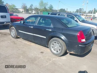 2005 Chrysler 300 with VIN 2C3JA53G55H122612, listed as a IAAI auction lot 41971677 with Not Provided miles. Bid and sale history available at carsss.com. Image 3.