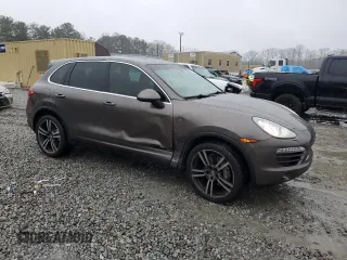2013 Porsche Cayenne S с VIN WP1AB2A25DLA80568, выставлен на аукционе Copart как лот 43983015 с пробегом 105 779 миль миль и Списание • Salvage title. История ставок и продаж доступна на DreamBid. Изображение 4.