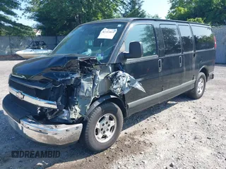 2005 Chevrolet Express Passenger z VIN 1GNFG15T751169844, wystawiony jako IAAI lot #42393893 z przebiegiem 226 673 mil mil oraz . Historia ofert i sprzedaży dostępna na DreamBid. Obrazek 18.