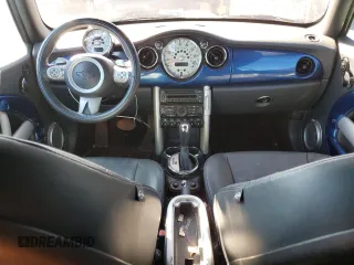 2008 MINI Convertible z VIN WMWRF33508TG17858, wystawiony jako Copart lot #83746134 z przebiegiem 96 440 mil mil oraz Szkoda całkowita • Salvage title. Historia ofert i sprzedaży dostępna na DreamBid. Obrazek 8.
