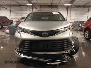 2022 Toyota Sienna XLE with VIN 5TDYRKEC6NS126603, listed as a IAAI auction lot 41561490 with 69,069 mi miles. Bid and sale history available at carsss.com. Image 13.