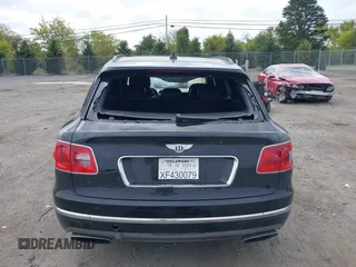 2018 Bentley Bentayga Signature z VIN SJAAC2ZV8JC017393, wystawiony jako IAAI lot #40349518 z przebiegiem 71 203 mil mil oraz . Historia ofert i sprzedaży dostępna na DreamBid. Obrazek 16.