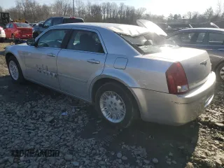 2005 Chrysler 300 with VIN 2C3AA43R85H600906, listed as a Copart auction lot 43992475 with 141,252 mi miles and Salvage Title. Bid and sale history available at carsss.com. Image 2.
