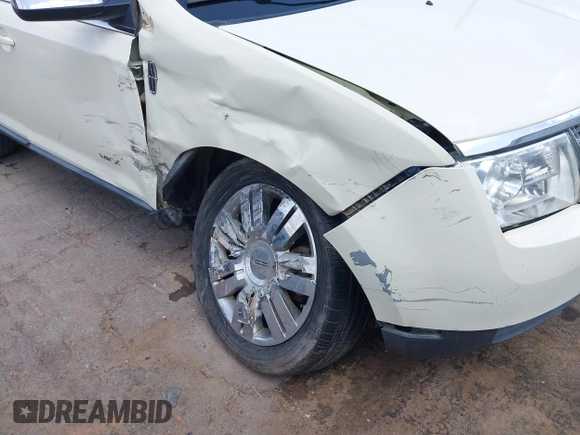 2008 Lincoln MKX with VIN 2LMDU88C88BJ15930, listed as a IAAI auction lot 41949307 with 146,255 mi miles. Bid and sale history available at carsss.com. Image 6.