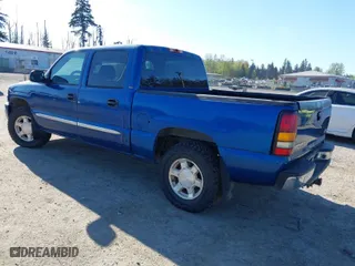 2004 GMC Sierra 1500 Crew Cab SLE with VIN 2GTEK13TX41394077, listed as a IAAI auction lot 42047304 with 227,296 mi miles. Bid and sale history available at carsss.com. Image 3.