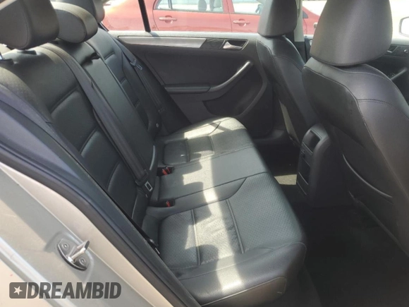 2015 Volkswagen Jetta SE с VIN 3VWD07AJ3FM221970, выставлен на аукционе Copart как лот 54586255 с пробегом 144 727 миль миль и Списание • Salvage title. История ставок и продаж доступна на DreamBid. Изображение 10.