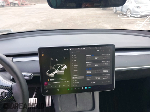 2021 Tesla Model Y Performance with VIN 5YJYGDEF1MF262930, listed as a IAAI auction lot 41606321 with 28,882 mi miles and . Bid and sale history available at DreamBid. Image 18.