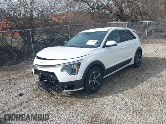 2024 Kia Niro LX with VIN KNDCP3LE6R5164953, listed as a IAAI auction lot 41822646 with 80,837 mi miles. Bid and sale history available at carsss.com. Image 2.