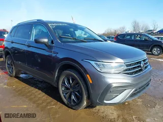 2022 Volkswagen Tiguan SE with VIN 3VV2B7AXXNM175448, listed as a IAAI auction lot 41604877 with 24,587 mi miles. Bid and sale history available at carsss.com. Image 1.