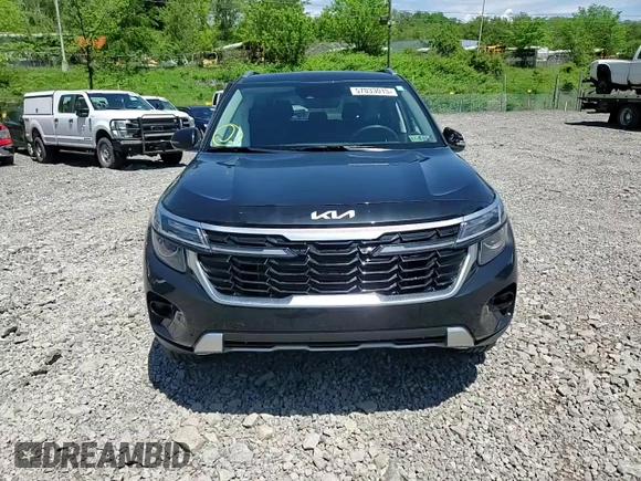 2024 Kia Seltos S z VIN KNDEUCAA4R7589092, wystawiony jako Copart lot #57033015 z przebiegiem 6 390 mil mil oraz Szkoda całkowita • Salvage title. Historia ofert i sprzedaży dostępna na DreamBid. Obrazek 14.