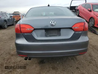 2011 Volkswagen Jetta SE z VIN 3VWDZ7AJ1BM348118, wystawiony jako Copart lot #45446685 z przebiegiem 121 414 mil mil oraz Szkoda całkowita • Salvage title. Historia ofert i sprzedaży dostępna na DreamBid. Obrazek 6.