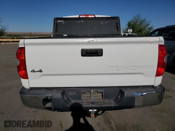 2015 Toyota Tundra SR5 z VIN 5TFDW5F14FX455172, wystawiony jako Copart lot #52971945 z przebiegiem 194 019 mil mil oraz Szkoda całkowita • Salvage title. Historia ofert i sprzedaży dostępna na DreamBid. Obrazek 6.