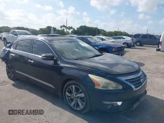 2015 Nissan Altima SV z VIN 1N4AL3APXFC194817, wystawiony jako IAAI lot #42102741 z przebiegiem 102 689 mil mil oraz . Historia ofert i sprzedaży dostępna na DreamBid. Obrazek 1.