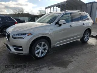 2016 Volvo XC90 T8 Momentum with VIN YV4BC0PK3G1079074, listed as a Copart auction lot 81907284 with 32,044 mi miles and Salvage Title. Bid and sale history available at DreamBid. Image 1.
