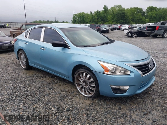 2015 Nissan Altima 2.5 S with VIN 1N4AL3AP2FN328451, listed as a IAAI auction lot 42113355 with 221,659 mi miles. Bid and sale history available at carsss.com. Image 1.