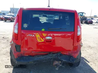2013 Kia Soul ! with VIN KNDJT2A60D7569910, listed as a IAAI auction lot 41219582 with 125,015 mi miles. Bid and sale history available at carsss.com. Image 6.
