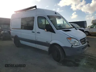 2013 Mercedes-Benz Sprinter Passenger with VIN WD4PE7CC4D5777696, listed as a Copart auction lot 77228384 with 134,298 mi miles and Salvage Title. Bid and sale history available at carsss.com. Image 4.