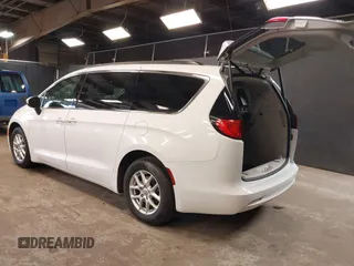 2020 Chrysler Voyager LXi z VIN 2C4RC1DG1LR265029, wystawiony jako IAAI lot #42043613 z przebiegiem 83 831 mil mil oraz . Historia ofert i sprzedaży dostępna na DreamBid. Obrazek 3.