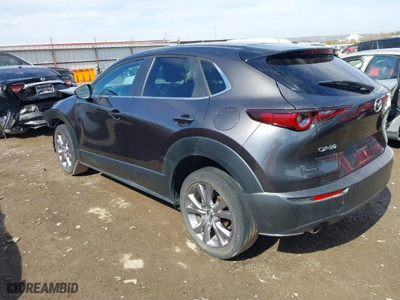 2021 Mazda CX-30 Select with VIN 3MVDMABL2MM220311, listed as a IAAI auction lot 41643540 with NaN miles. Bid and sale history available at carsss.com. Image 3.