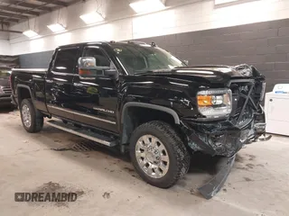 2019 GMC Sierra 2500HD Denali with VIN 1GT12SEY6KF105182, listed as a IAAI auction lot 41522040 with 47,124 mi miles. Bid and sale history available at carsss.com. Image 1.