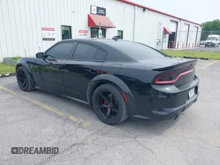 2020 Dodge Charger SRT Hellcat z VIN 2C3CDXL9XLH134202, wystawiony jako IAAI lot #42402856 z przebiegiem 24 675 mil mil oraz . Historia ofert i sprzedaży dostępna na DreamBid. Obrazek 3.