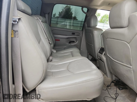 2005 GMC Sierra 2500HD SLE z VIN 1GTHK23U35F816096, wystawiony jako Copart lot #60911045 z przebiegiem 155 164 mil mil oraz Czysty tytuł • Clean title. Historia ofert i sprzedaży dostępna na DreamBid. Obrazek 10.