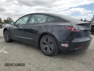 2023 Tesla Model 3 z VIN 5YJ3E1EA7PF600239, wystawiony jako Copart lot #56557705 z przebiegiem 18 851 mil mil oraz Szkoda całkowita • Salvage title. Historia ofert i sprzedaży dostępna na DreamBid. Obrazek 2.