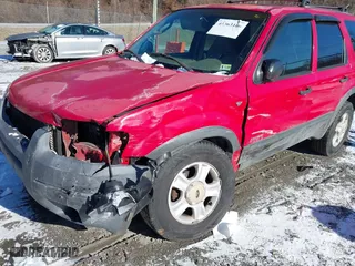 2001 Ford Escape XLT with VIN 1FMYU04131KB51488, listed as a IAAI auction lot 41363166 with 327,580 mi miles. Bid and sale history available at carsss.com. Image 6.