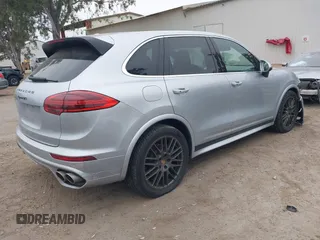 2017 Porsche Cayenne S z VIN WP1AB2A2XHLA51668, wystawiony jako IAAI lot #42347854 z przebiegiem 85 227 mil mil oraz . Historia ofert i sprzedaży dostępna na DreamBid. Obrazek 4.
