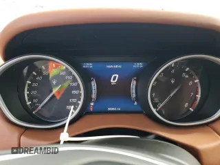 2019 Maserati Levante z VIN ZN661XUA3KX335863, wystawiony jako Copart lot #75898074 z przebiegiem 38 985 mil mil oraz Nie do naprawy • Non repairable. Historia ofert i sprzedaży dostępna na DreamBid. Obrazek 9.