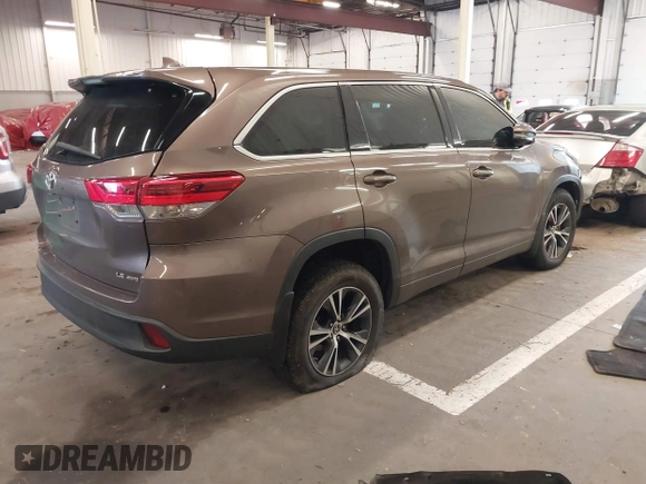 2018 Toyota Highlander LE with VIN 5TDBZRFH7JS492041, listed as a IAAI auction lot 41642278 with 90,019 mi miles and . Bid and sale history available at DreamBid. Image 4.