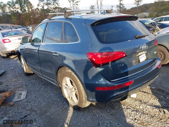 2015 Audi Q5 Premium Plus with VIN WA1DGAFP1FA006460, listed as a IAAI auction lot 40900762 with 121,611 mi miles. Bid and sale history available at carsss.com. Image 3.
