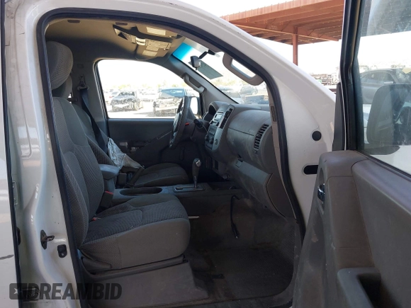 2016 Nissan Frontier S z VIN 1N6AD0ER3GN702906, wystawiony jako IAAI lot #42563222 z przebiegiem 128 053 mil mil oraz . Historia ofert i sprzedaży dostępna na DreamBid. Obrazek 5.