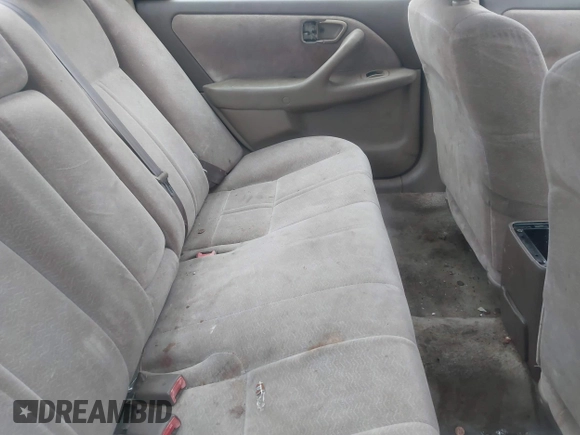 1997 Toyota Camry LE z VIN 4T1BG22K9VU786181, wystawiony jako IAAI lot #41610928 z przebiegiem 338 829 mil mil oraz . Historia ofert i sprzedaży dostępna na DreamBid. Obrazek 8.