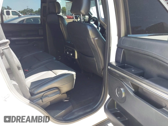2019 Ford Expedition XLT with VIN 1FMJU1HT3KEA10827, listed as a IAAI auction lot 42016508 with 83,286 mi miles. Bid and sale history available at carsss.com. Image 8.