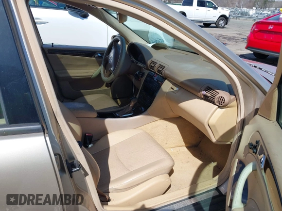 2004 Mercedes-Benz C 320 with VIN WDBRF64J54F497060, listed as a IAAI auction lot 41829238 with 204,205 mi miles and . Bid and sale history available at DreamBid. Image 5.